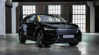 Papež na Slovensku používá elektromobil Enyaq iV. V čem se liší od sériových modelů?