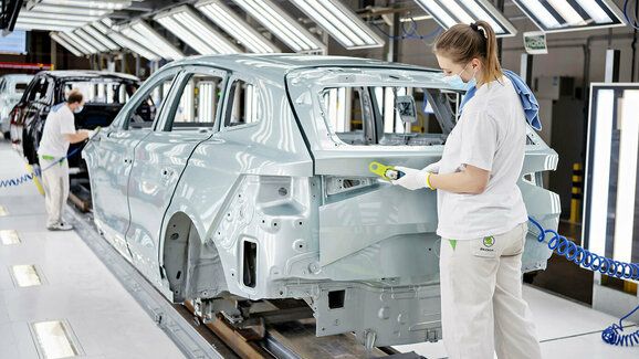 Škoda Auto obnovuje výrobu elektrického SUV Enyaq iV