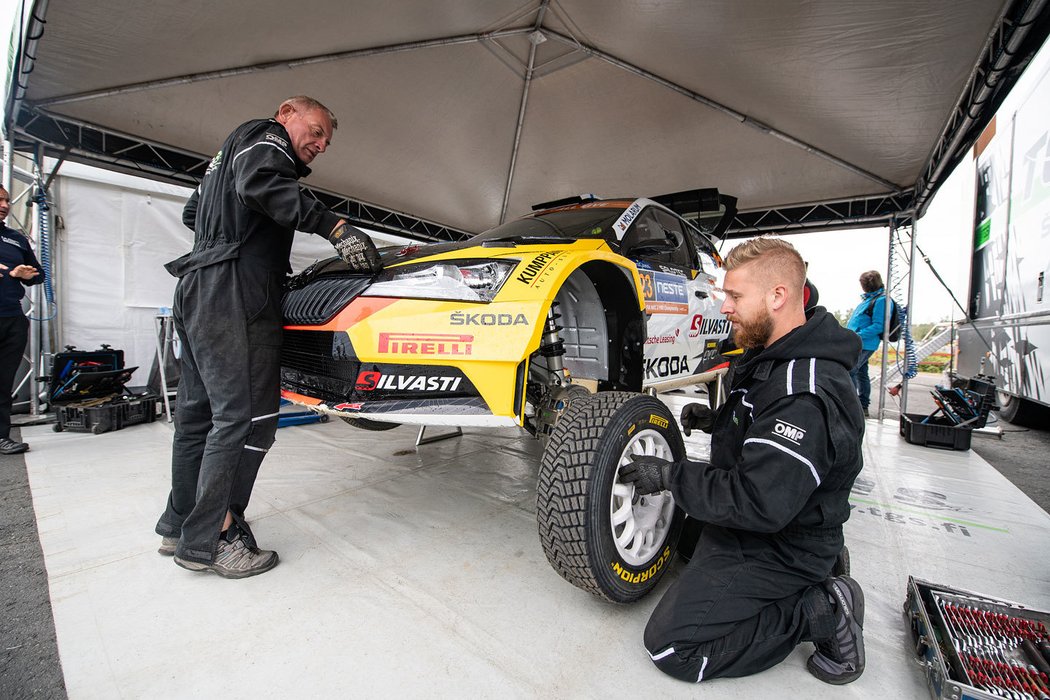 Škoda Fabia R5 Evo Rally Car