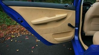 Škoda Fabia Sedan 2.0 MPI (85 kW) Škoda Fabia Sedan 2.0 MPI (85 kW)