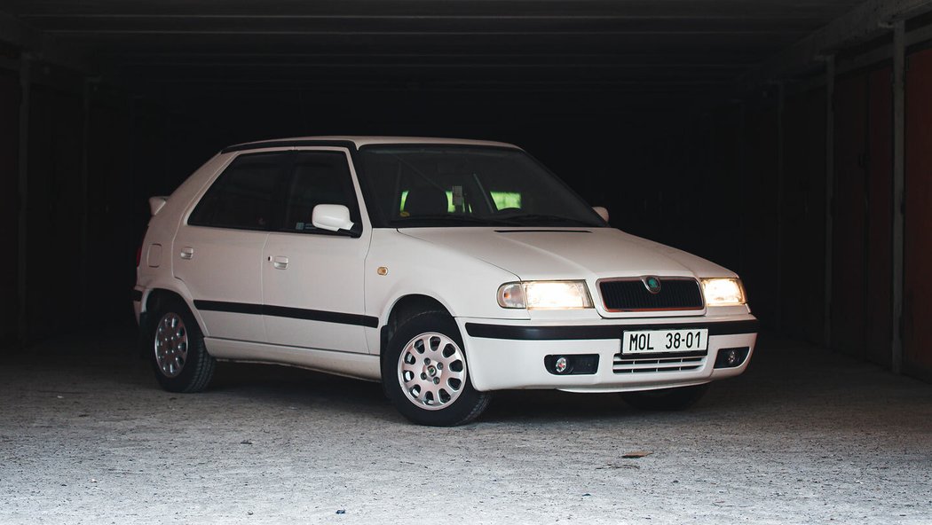V roce 2000 dorazily na trh závěrečné limitované modely Škody Felicia. Nejvýhodnější a nejžádanější byla verze Trumf. Navenek totiž vypadá jako plně vybavené auto.