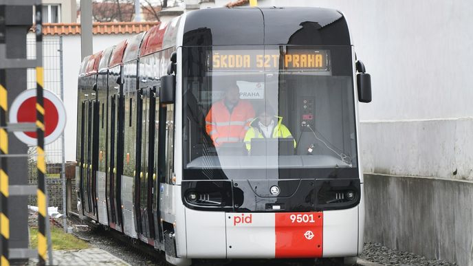 Výrobce dopravní techniky Škoda Group loni zvýšil provozní zisk EBITDA o zhruba 158 procent na 3,5 miliardy korun. Výrobce dopravní techniky Škoda Group loni zvýšil provozní zisk EBITDA o zhruba 158 procent na 3,5 miliardy korun.