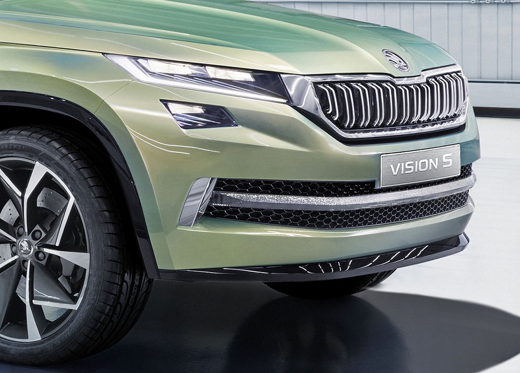 skoda kodiaq superb strednitrida sportovni crossover