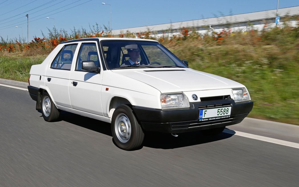 Škoda Favorit sedan