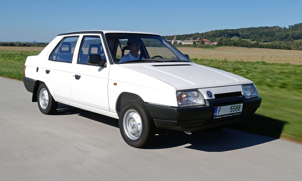 Škoda Favorit sedan