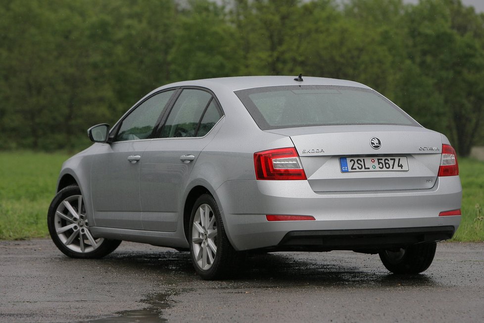 Škoda Octavia 1.6 TDI DSG Elegance