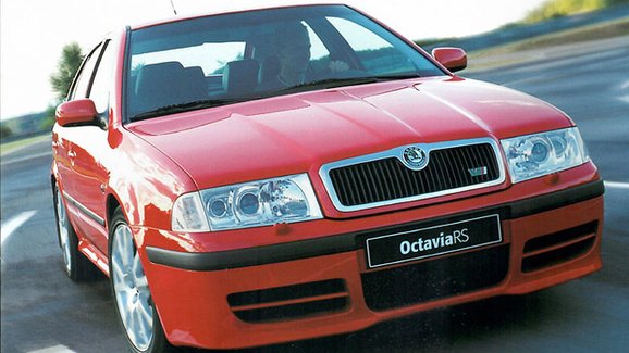 Škoda Octavia RS Combi stála před 15 lety totéž co dnes. Ale ty absurdně drahé příplatky!