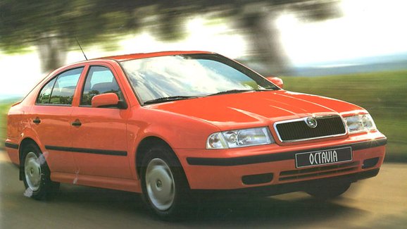 Kolik stála Škoda Octavia v roce 1998? Za ABS se připlácelo 26.500 Kč!