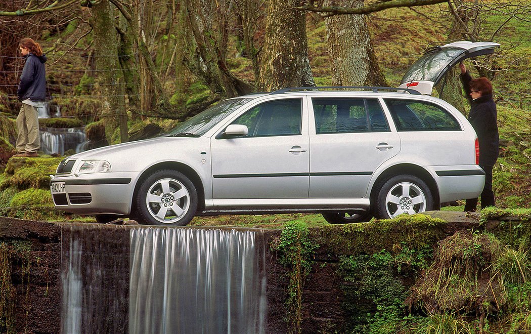 Škoda Octavia Combi 4x4 UK (2001)