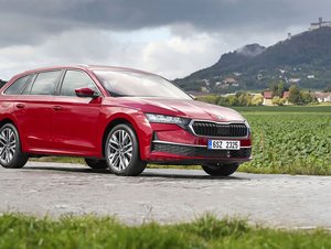 Full-hybridní Škoda Octavia má české ceny. Náhrada za diesel vychází výhodněji