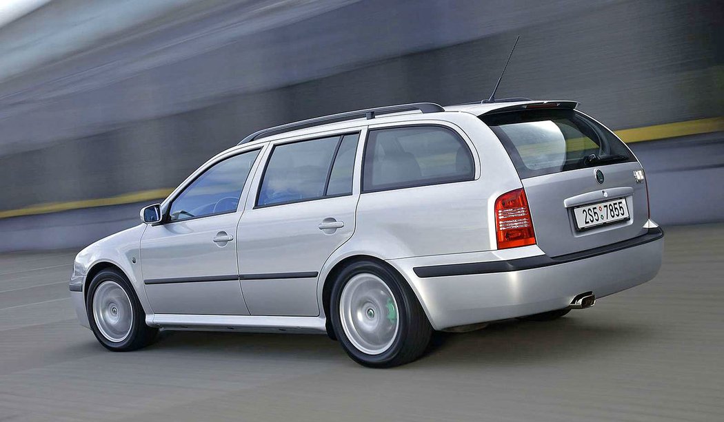 Škoda Octavia Combi RS (2003)