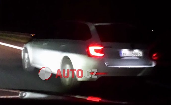 Exkluzivní spy video: Modernizovaná Škoda Octavia (2017) poprvé na silnici