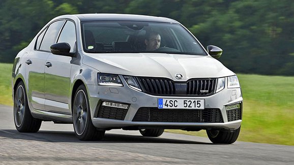 Škoda doplňuje nabídku motorů. Kolik stojí vylepšená Octavia RS a Superb s 1.5 TSI?