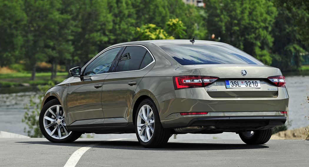 Škoda Superb