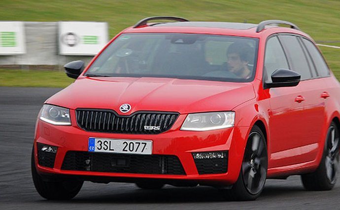 skoda octavia testy video nizsistredni sportovni redakcnivideo srovnavacitesty