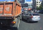 Video: Octavia vs. náklaďák
