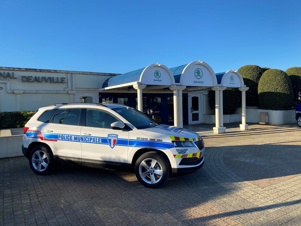 Francouzská městská policie používá model Škoda Karoq.