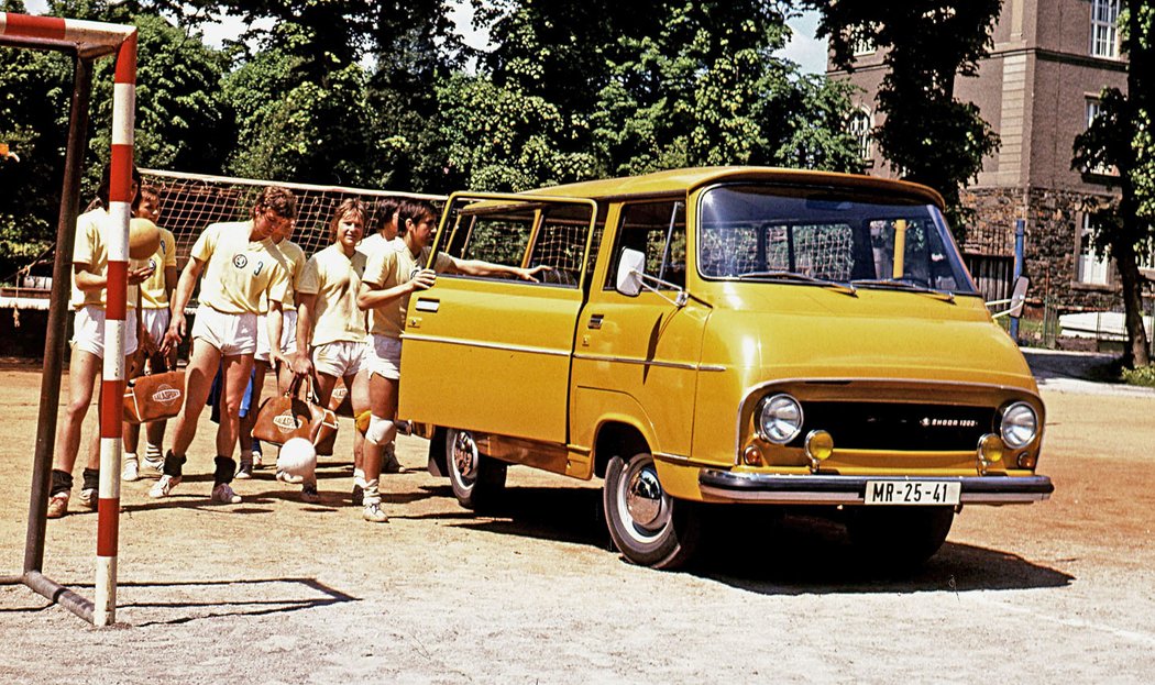 Škoda 1203 minibus (1968)