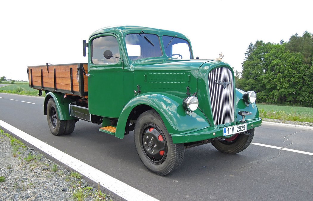Nákladní vůz Škoda 256 B z roku 1945 patří k nejúspěšnějším lehkým užitkovým automobilům z Mladé Boleslavi