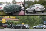 Testování vyvíjeného protypu mladoboleslavské Škodovky skončilo nehodou. Pod plachtou se však skrývá Seat Toledo, nikoli nová Škoda Rapid (vpravo nahoře), která jen projížděla kolem