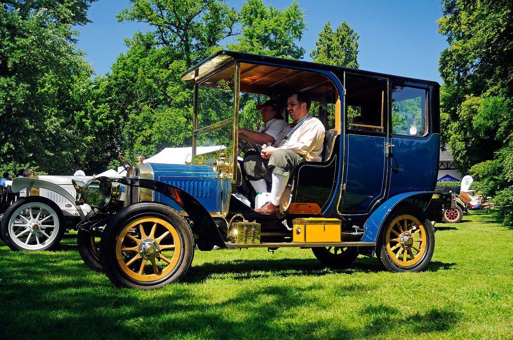 Concours d´ Elegance Chateau Loučeň 2015