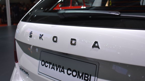 Šanghaj 2019: Škoda ukázala nový vzhledový prvek na všech modelech. Očekávejte jej i u nás