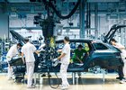Výroba ve Škoda Auto bude kvůli nedostatku čipů stát i týden po dovolené