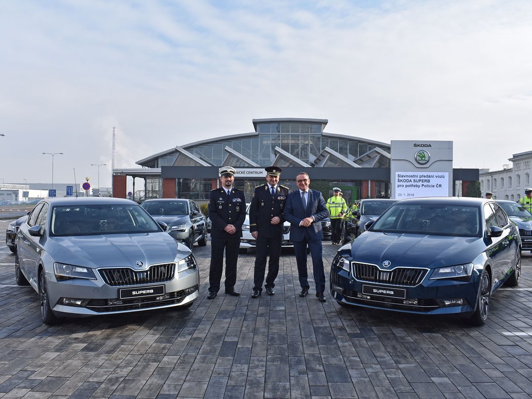 Policie ČR převzala první várku nových Superbů