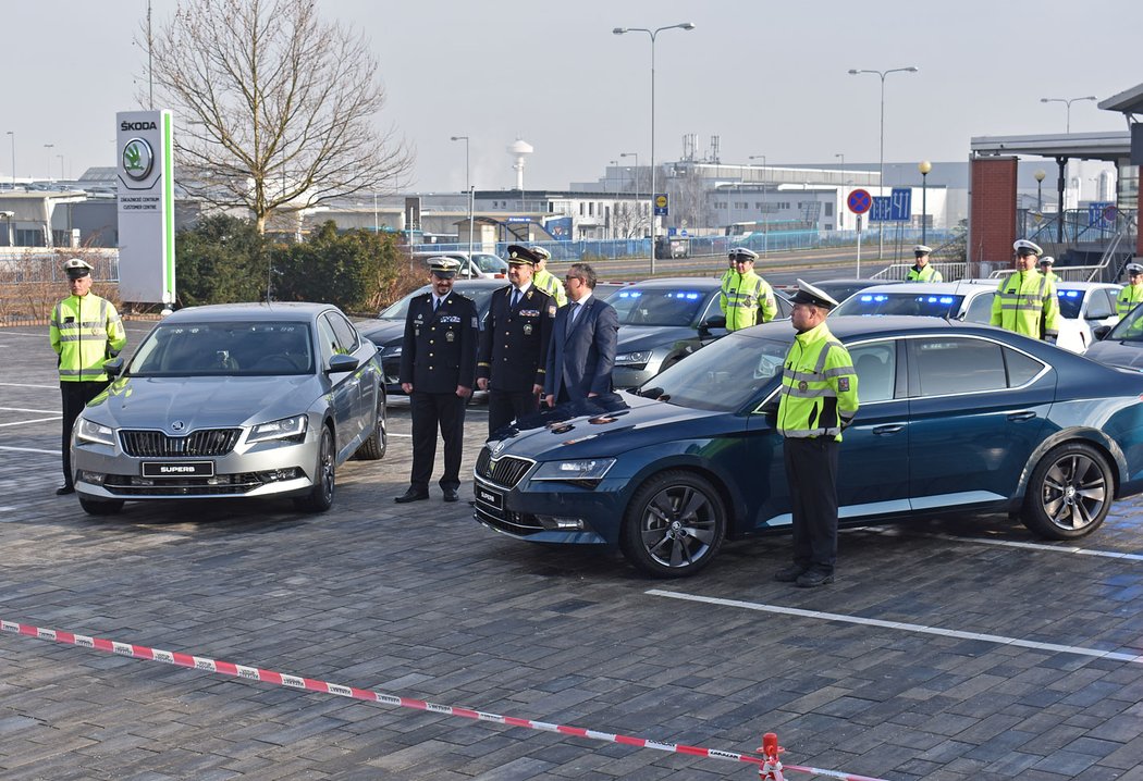 Policie ČR převzala první várku nových Superbů