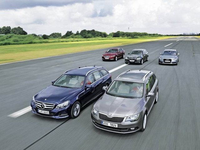 Škoda Superb Combi vs. Audi, BMW, Jaguar a Mercedes