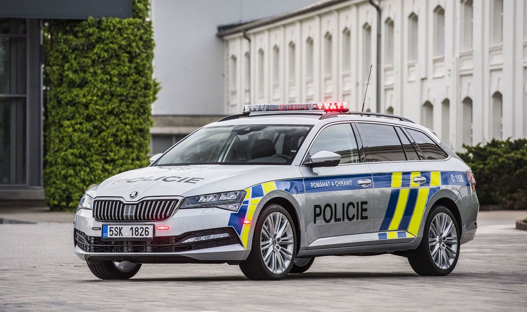 Policejní Škoda Superb Combi