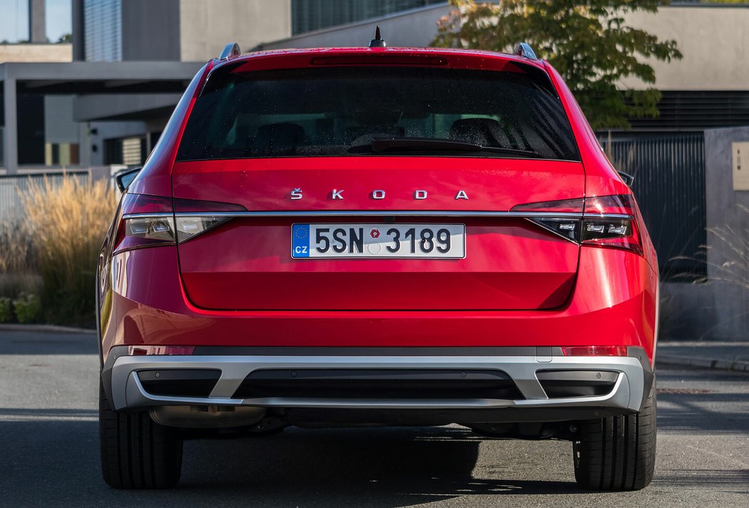 Škoda Superb Combi Scout 2.0 TDI (147 kW) DSG 4x4