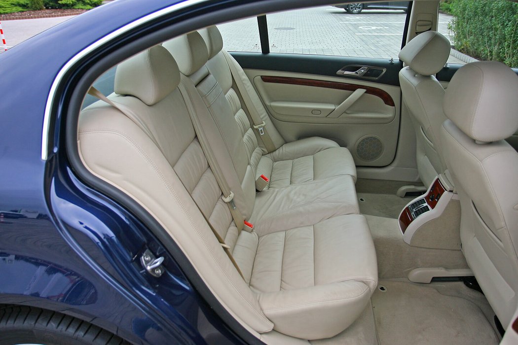 Plně funkční elektronika a řádné čalounění už patří sériovému modelu Škoda Superb