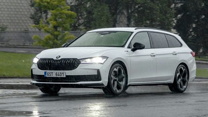 Škoda Superb Combi 1.5 TSI 7DSG Škoda Superb Combi 1.5 TSI 7DSG
