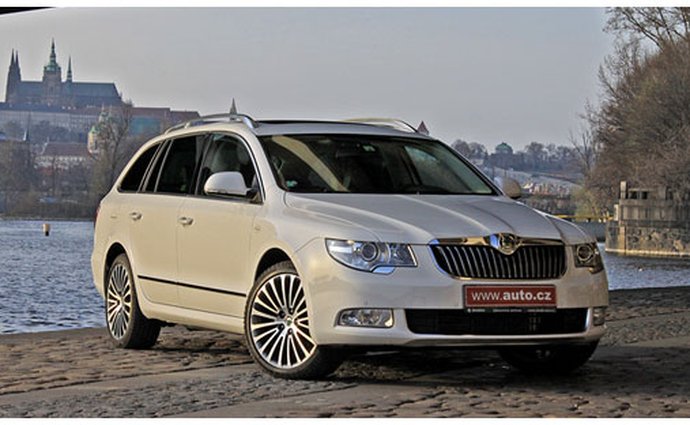 skoda superb testy vyssistredni