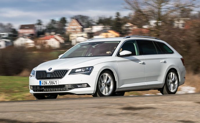 TEST Škoda Superb Combi Style 1.5 TSI ACT – Léta na jeho pozici nic nemění