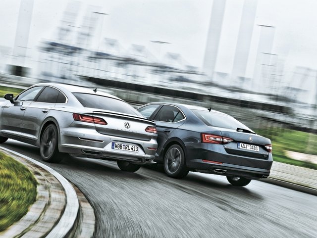 Škoda Superb vs. Volkswagen Arteon Škoda Superb vs. Volkswagen Arteon