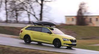 Zlatý drak: Škoda Superb Combi 2.0 TSI DSG 4x4 Sportl