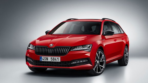 Modernizovaná Škoda Superb odhaluje české ceny. Končí základní Active, na plug-in hybrid si počkáme