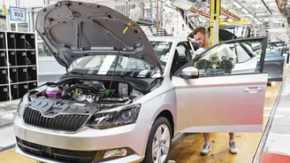 Milionům aut Volkswagenu hrozí selhání řízení. Nebezpečný problém se má týkat i škodovek Milionům aut Volkswagenu hrozí selhání řízení. Nebezpečný problém se má týkat i škodovek