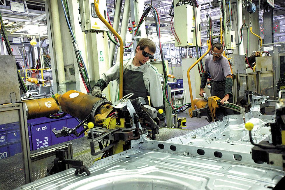 Volkswagen svolává vozy kvůli riziku požáru v motoru, týká se i Škody.