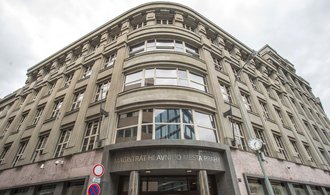 Pražský magistrát se stěhuje, výše nájmu byla kontroverzní. Majitel chráněné budovy hledá kupce