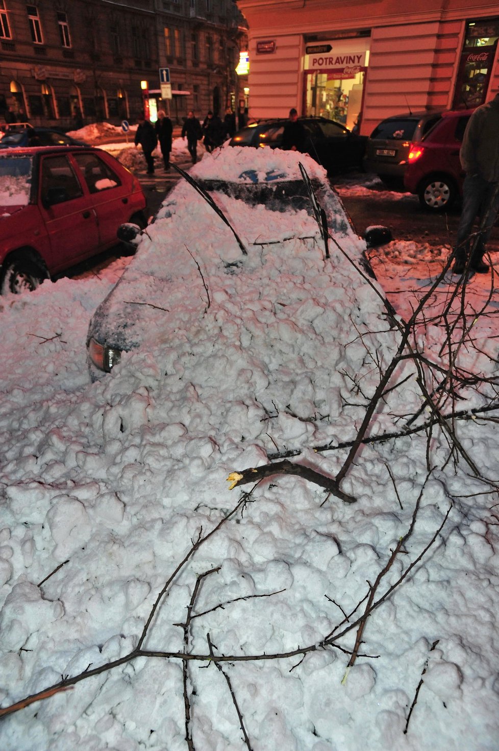 Škody, které v Česku způsobil sníh a námraza v minulých letech
