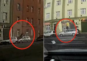 Mladíka, který si udělal pohodlí na střeše zaparkovaného automobilu v Českomoravské ulici, si všimla hlídka, která jela okolo.