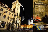 Sebevražda skokem z pražského orloje? Pád natočily kamery