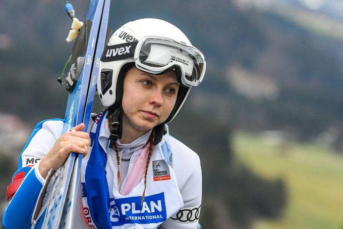 Nejlepší česká skokanka na lyžích (28). Neplánované těhotenství a olympiáda jde stranou Nejlepší česká skokanka na lyžích (28). Neplánované těhotenství a olympiáda jde stranou