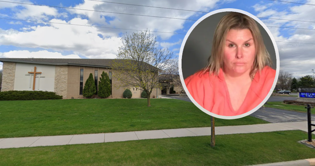 Obviněná asistentka učitele Stephanie Jensenová a škola