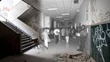 Opuštěná škola v americkém Detroitu ožívá díky fotografiím z minulosti