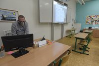 Zápisy prvňáčků budou v Praze spíše online. Mezi řediteli panují obavy kvůli posouzení odkladů