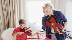 Klasická hudba je skvělým tréninkem pro mozek, ať už dítě aktivně hraje nebo klasiku poslouchá